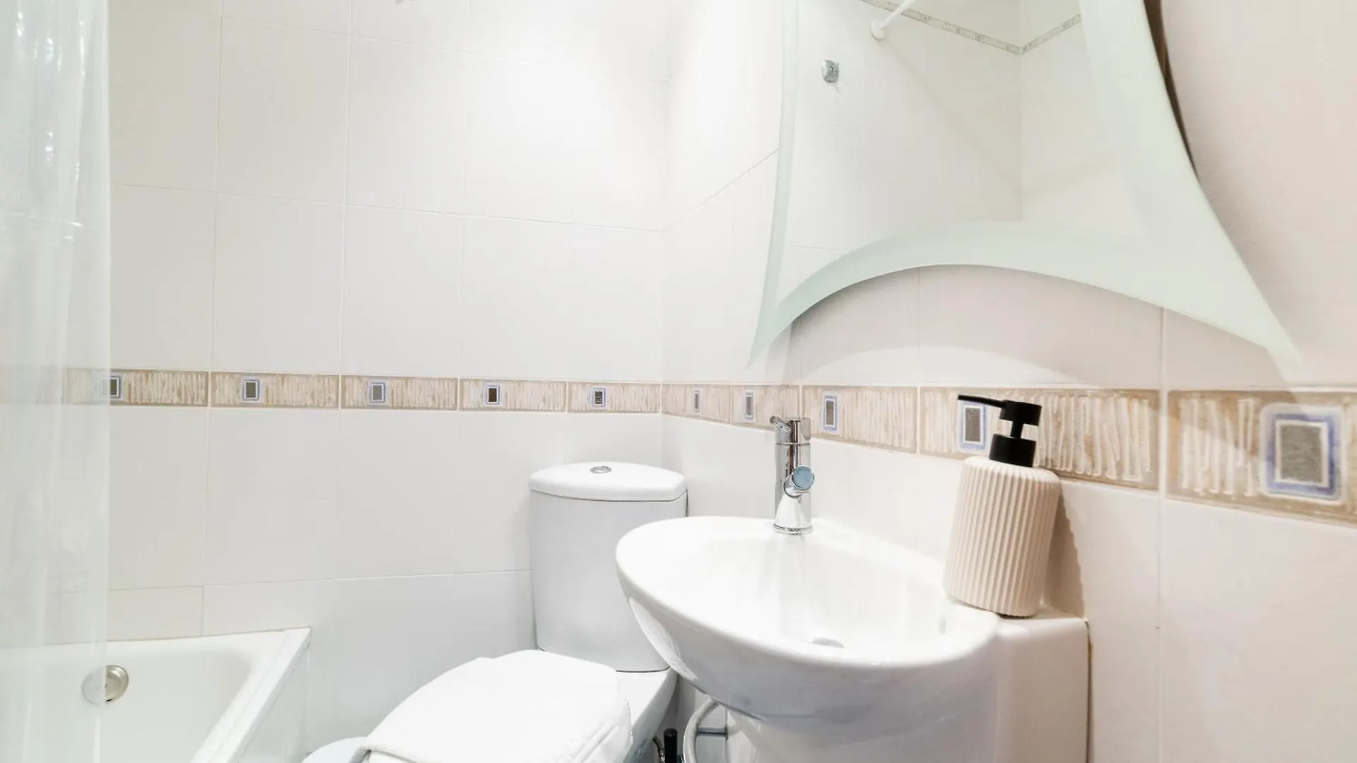 Wekey Homes Centrico Y Familiar, Parking Incluido Granada 0*,  Spain