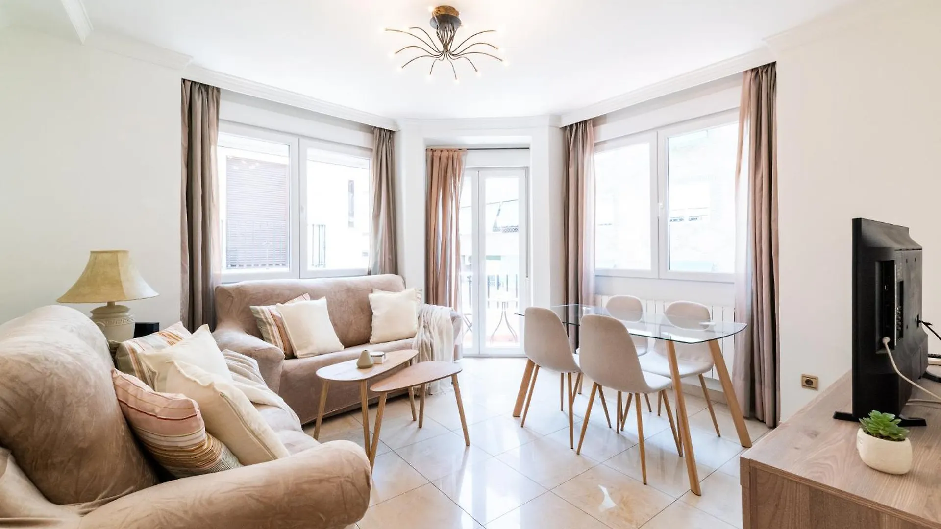 Wekey Homes Centrico Y Familiar, Parking Incluido Granada 0*,