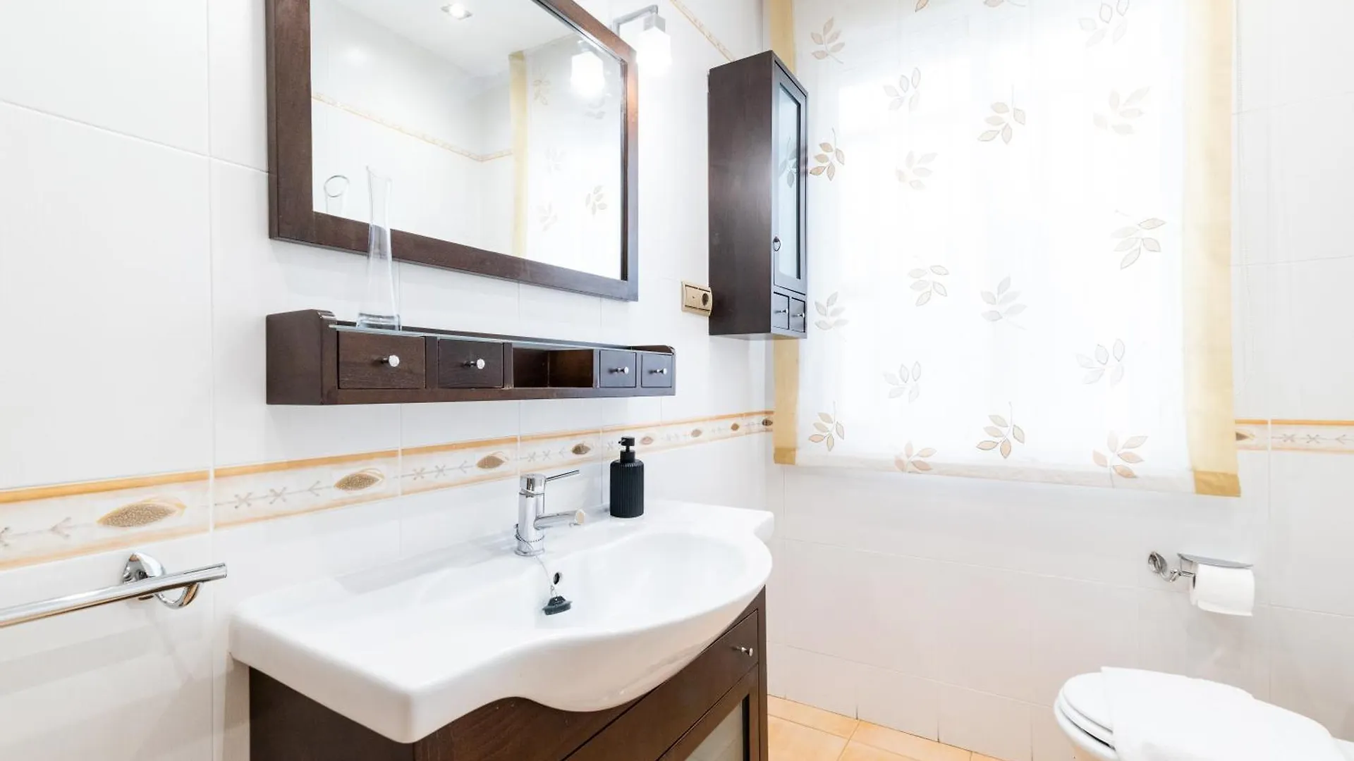 Wekey Homes Centrico Y Familiar, Parking Incluido Granada 0*,  Španělsko